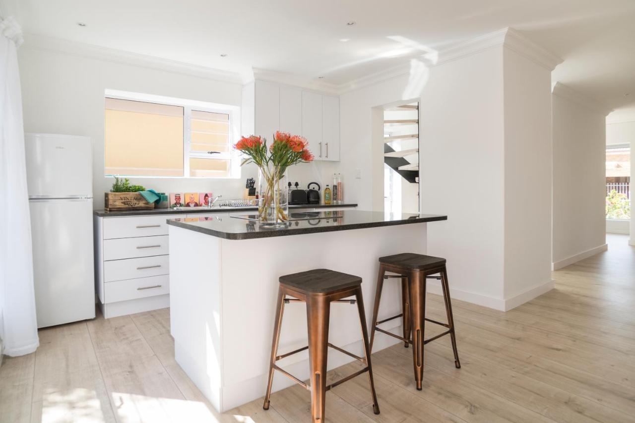 Sunset Beach Living Guesthouse Κέιπ Τάουν Εξωτερικό φωτογραφία