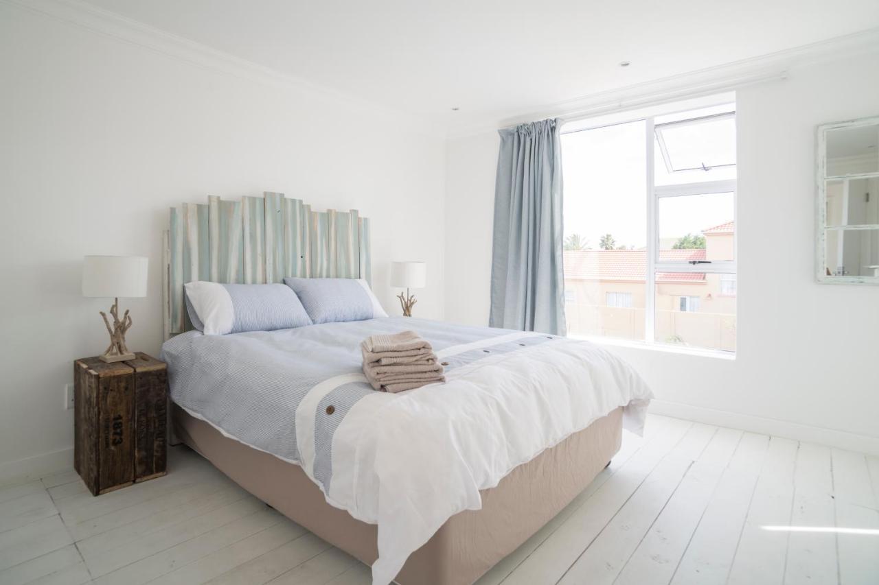 Sunset Beach Living Guesthouse Κέιπ Τάουν Εξωτερικό φωτογραφία