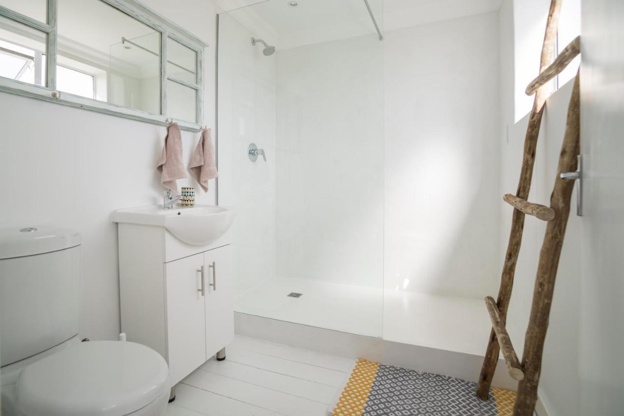 Sunset Beach Living Guesthouse Κέιπ Τάουν Εξωτερικό φωτογραφία