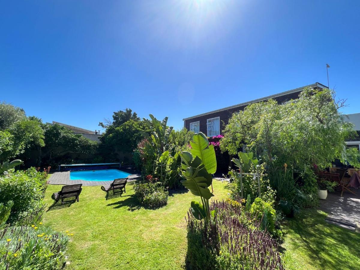 Sunset Beach Living Guesthouse Κέιπ Τάουν Εξωτερικό φωτογραφία