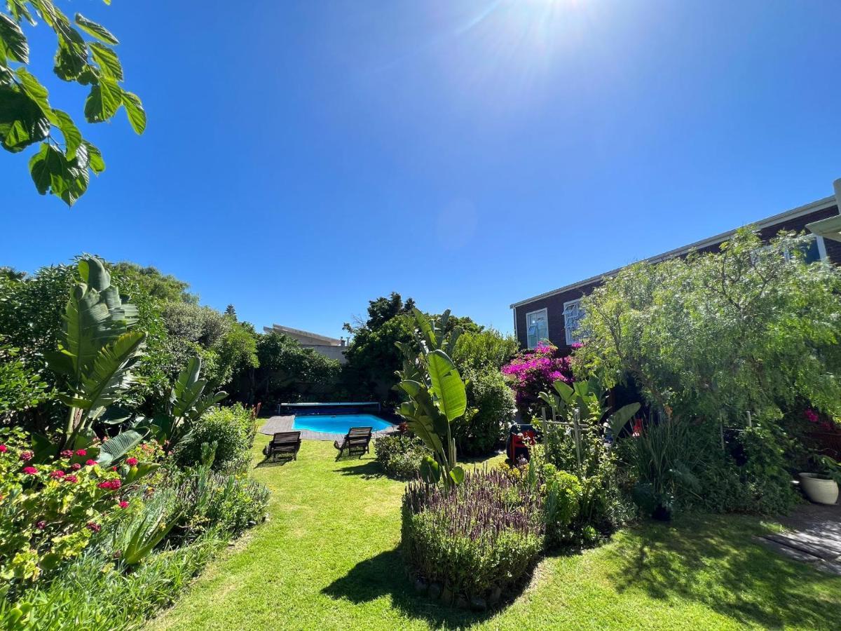 Sunset Beach Living Guesthouse Κέιπ Τάουν Εξωτερικό φωτογραφία