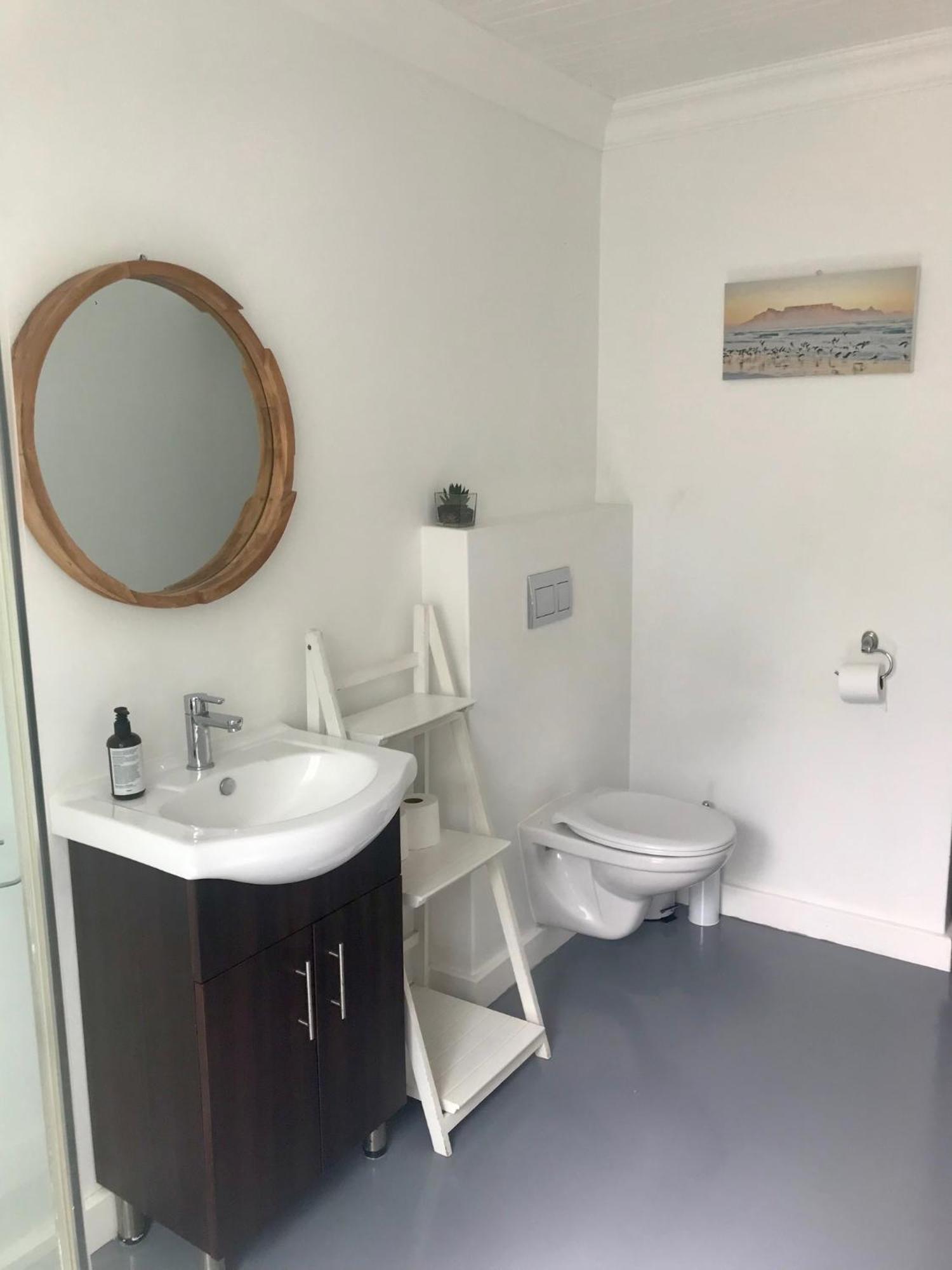 Sunset Beach Living Guesthouse Κέιπ Τάουν Εξωτερικό φωτογραφία